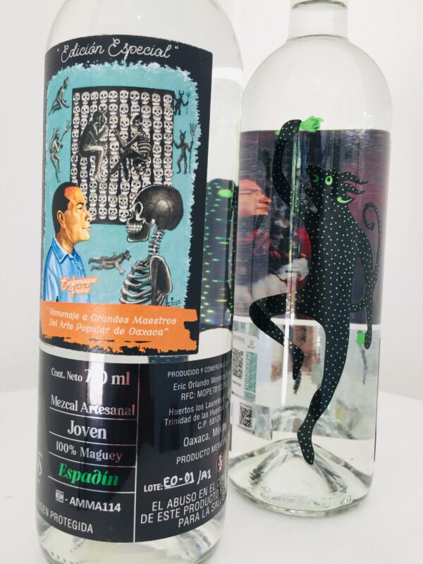 Botella de Mezcal Edición Especial - Carlomagno Pedro - Homenaje a Grandes Maestros del Arte Popular de Oaxaca - Mezcal 9 Espíritus